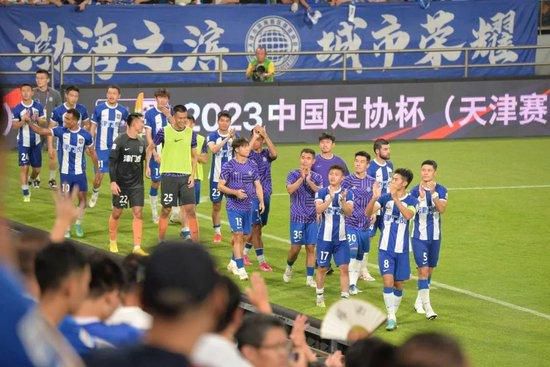 《微爱》:顾长卫的商业试水 梦想依旧照不进现实 2014-12-03 梦想，要两个人在一起才给力。